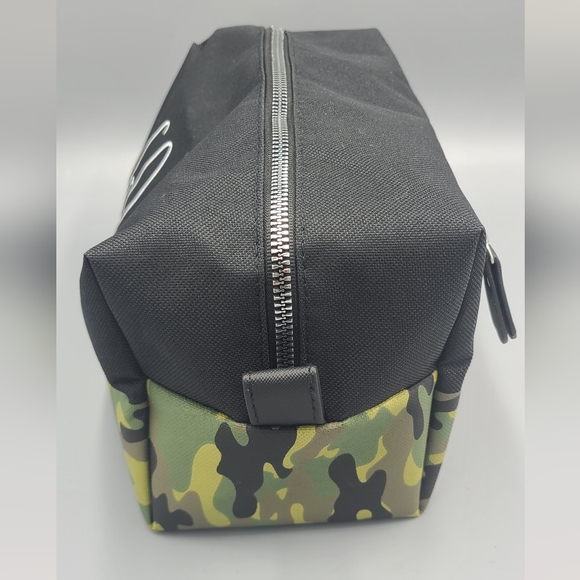 🪖 Rae Dunn Camo GO BAG Toiletry Bag Brand New ✅️ - Picture 9 of 11